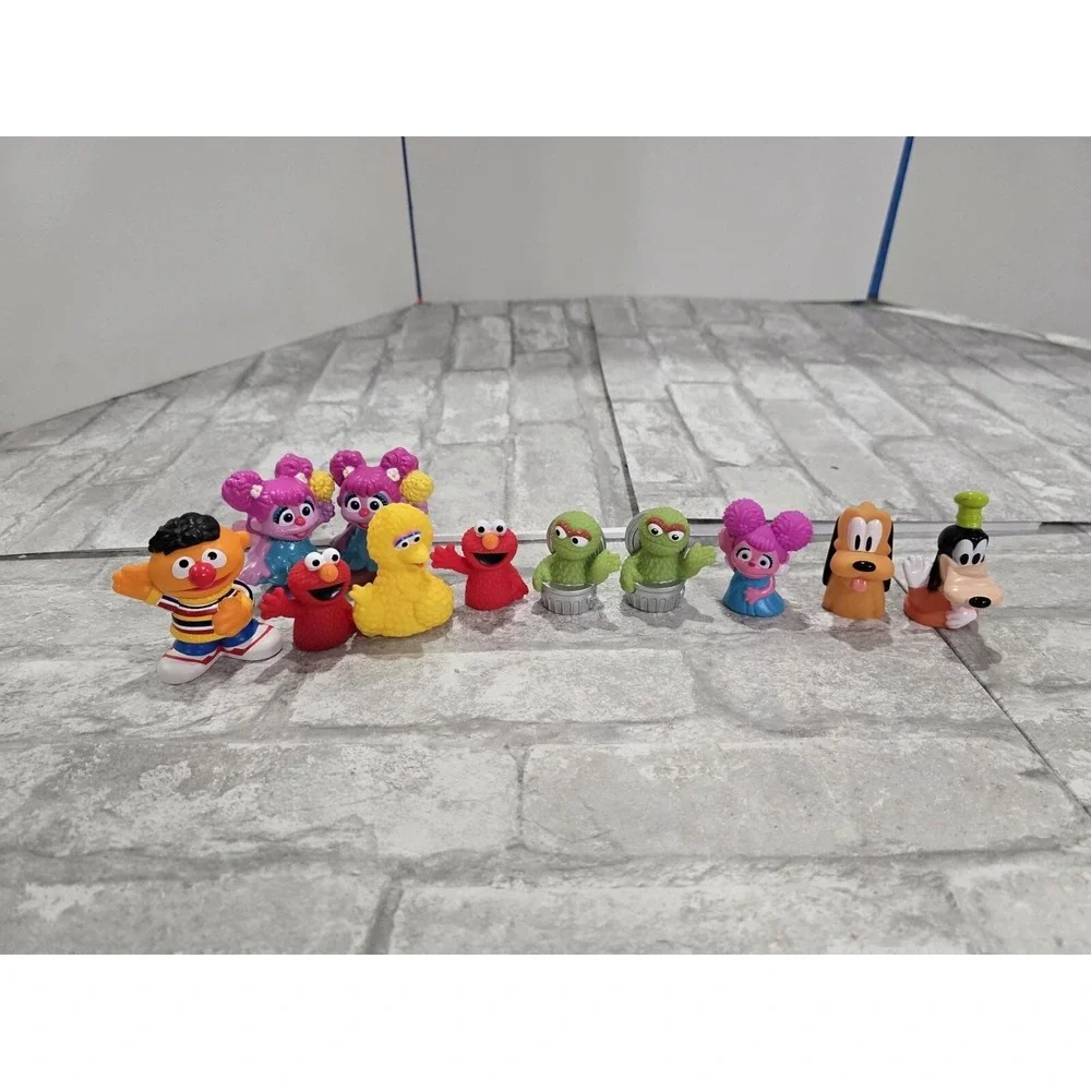 Lot of Sesame Street Figures Elmo Abby Cadabby Ernie‎ Big Bird Oscar the Grouch